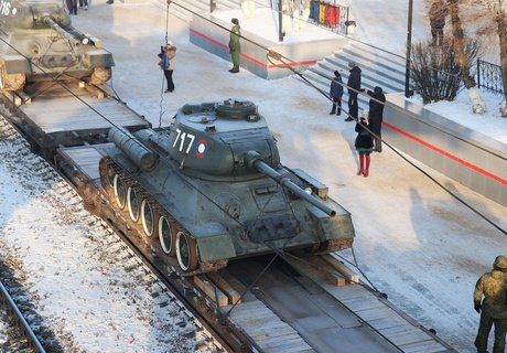 Встреча лаосских Т-34 в Чите