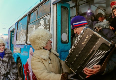 Как выглядит новогодний троллейбус, выехавший на улицы Читы – фоторепортаж ZAB.RU
