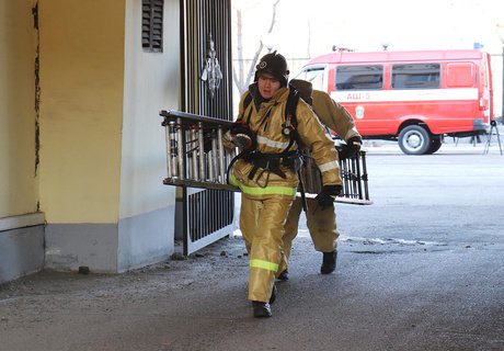 Масштабные пожарно-тактические учения в штабе армии в Чите