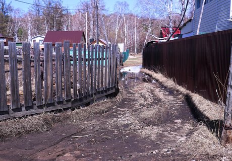 Освободившийся ото льда дачный «Авиатор»