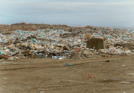 Фоторепортаж: Городская свалка Читы стала пожарищем и местом ЧС