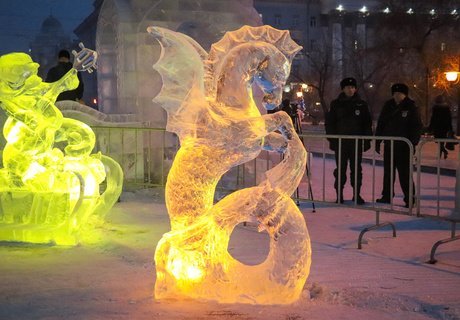 Хрупкая красота - ледовый городок открыли на площади Читы