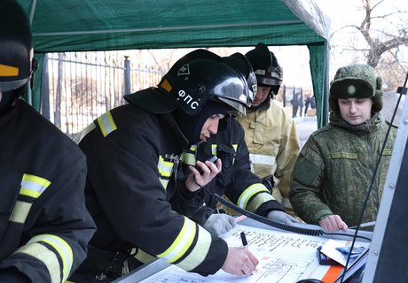 Масштабные пожарно-тактические учения в штабе армии в Чите