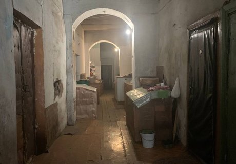 История и разруха: символы прошлого среди аварийного жилья