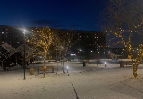 Парк МЖК в Чите встретил зиму во всей новогодней красоте
