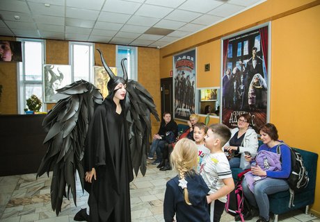 Уже на экранах: премьера «Малефисента: владычица тьмы» прошла при поддержке ZAB.RU