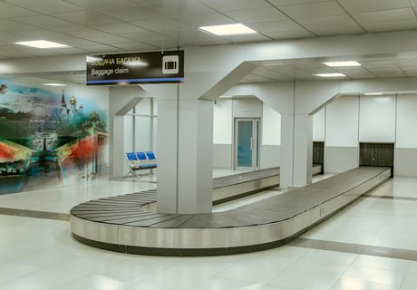 «Х-Скан» и кинологи – как проверяют туристов в аэропорту Читы