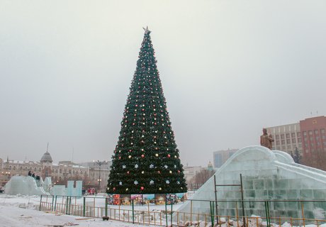 Холодная стройка. Как в центре Читы строят ледовый городок?