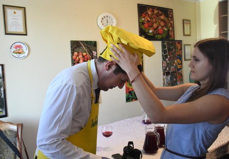 Торт в виде дороги приготовил зампред правительства Паздников