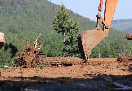 Обрушившийся на дорогу под Читой сель