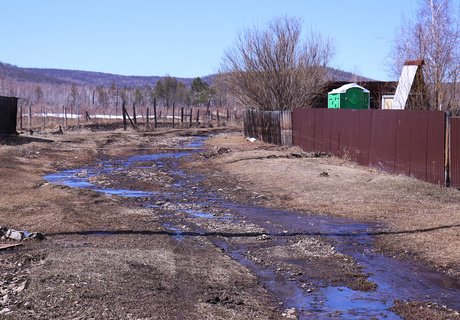 Освободившийся ото льда дачный «Авиатор»