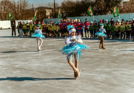Турнир по хоккею с мячом стартовал в Чите - фоторепортаж ZAB.RU