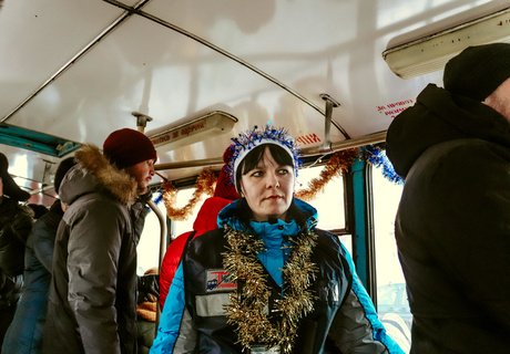 Как выглядит новогодний троллейбус, выехавший на улицы Читы – фоторепортаж ZAB.RU