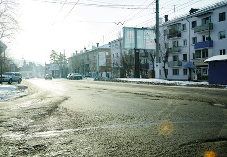 Портал ZAB.RU сравнил состояние дорог на улицах Читы на обледенение спустя год