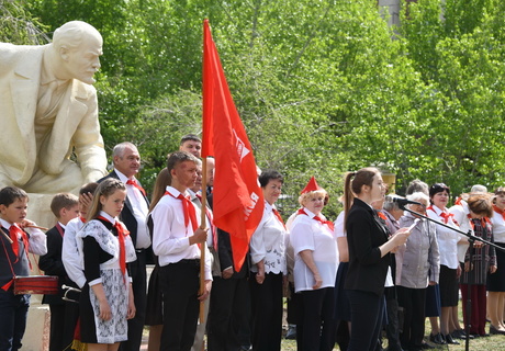Школьники вступили в пионеры