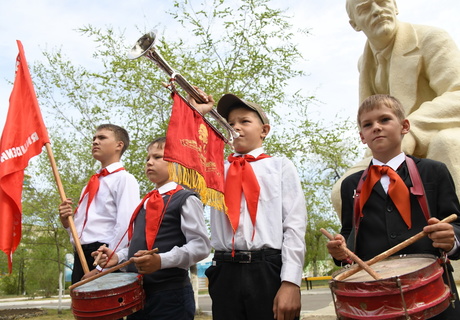 Школьники вступили в пионеры