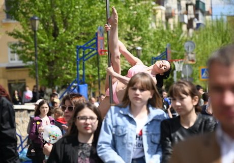 Экстрим под окнами правительства