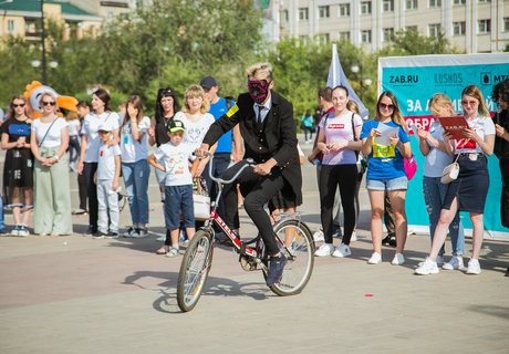 Невероятный велопарад на закрытии Забайкальского супермарафона