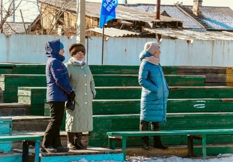 Турнир по хоккею с мячом стартовал в Чите - фоторепортаж ZAB.RU