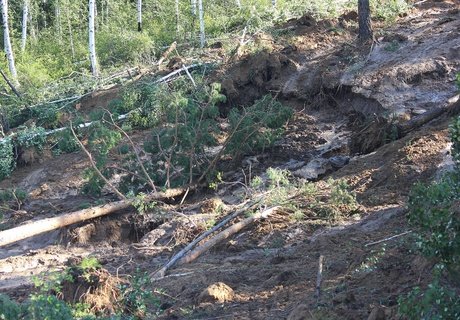 Обрушившийся на дорогу под Читой сель