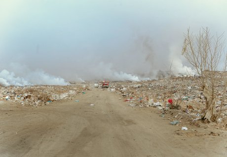 Фоторепортаж: Городская свалка Читы стала пожарищем и местом ЧС