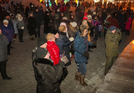 Хрупкая красота - ледовый городок открыли на площади Читы