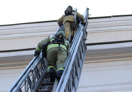 Масштабные пожарно-тактические учения в штабе армии в Чите