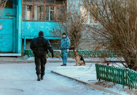 Возможно, бомба. В центре Читы оцепили дом – фото ZAB.RU