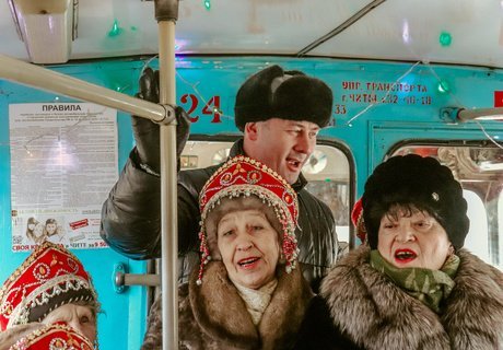 Как выглядит новогодний троллейбус, выехавший на улицы Читы – фоторепортаж ZAB.RU