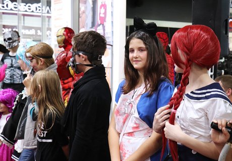 Шоу "Cosplay Party" в ТРЦ "Макси"