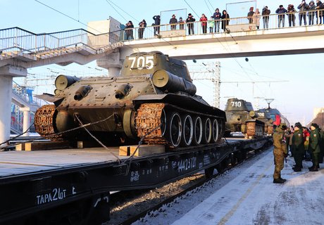 Встреча лаосских Т-34 в Чите