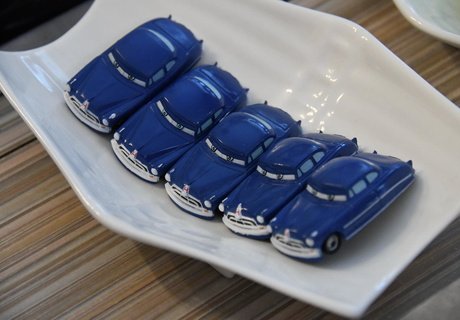 Торт в виде дороги приготовил зампред правительства Паздников