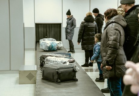 «Х-Скан» и кинологи – как проверяют туристов в аэропорту Читы