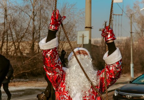 Как выглядит новогодний троллейбус, выехавший на улицы Читы – фоторепортаж ZAB.RU