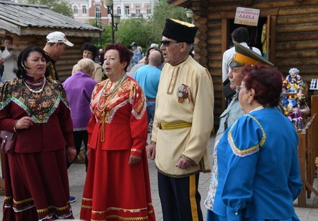 Многонациональная Чита отметила День России