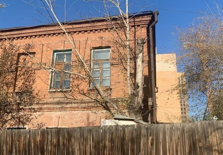 История и разруха: символы прошлого среди аварийного жилья