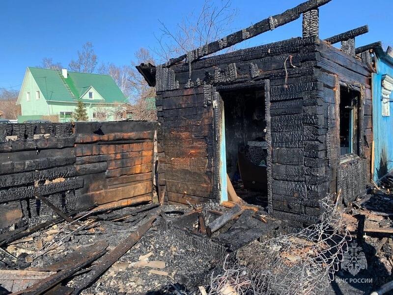 В Свердловской области сгорел поселок