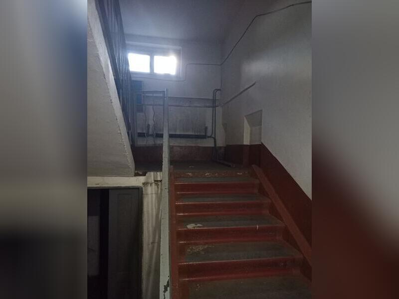 Подросток «сходил по-большому» и попал под камеры видеонаблюдения в одном из домов в Чите