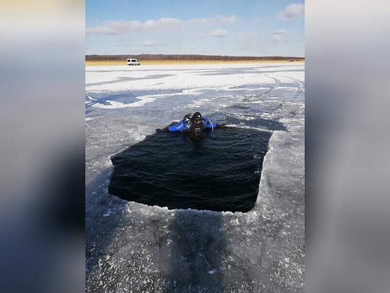 Рыбак на машине провалился под лёд на озере Иван Забайкальского края