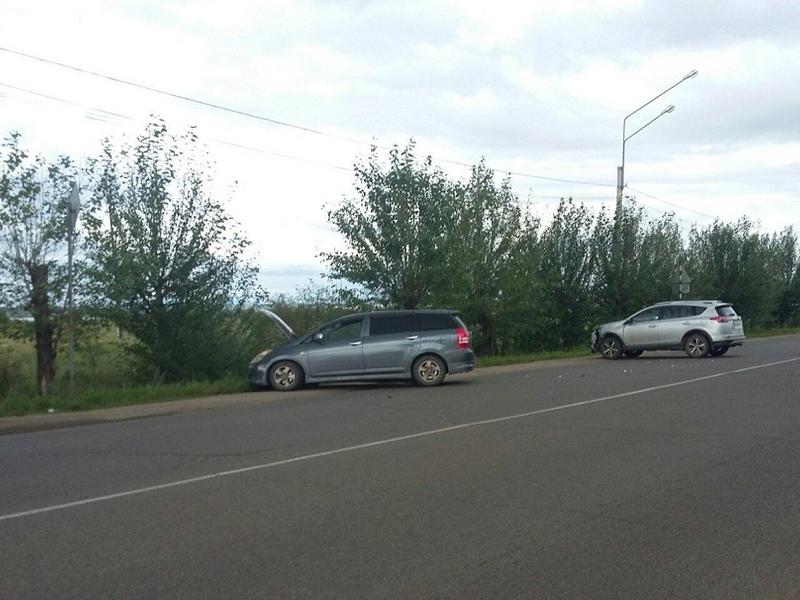 70-летний водитель «Тойоты» не уступил дорогу и допустил ДТП на улице в Чите