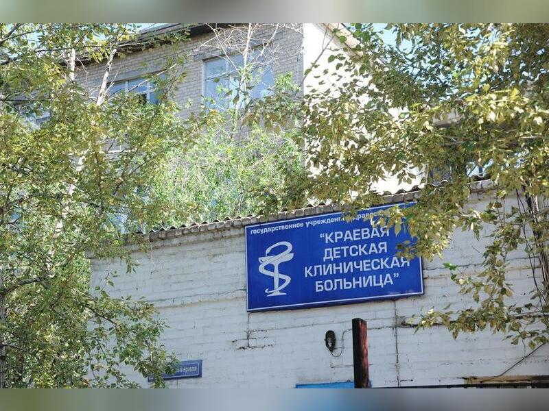 Школьник попал в Краевую детскую клиническую больницу с переломами
