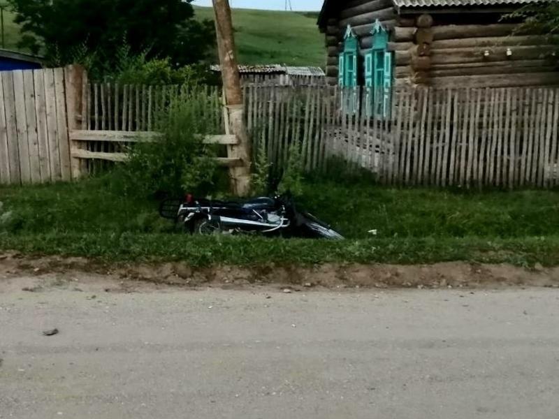 Девушка перевернулась на мотоцикле в Чернышевском районе