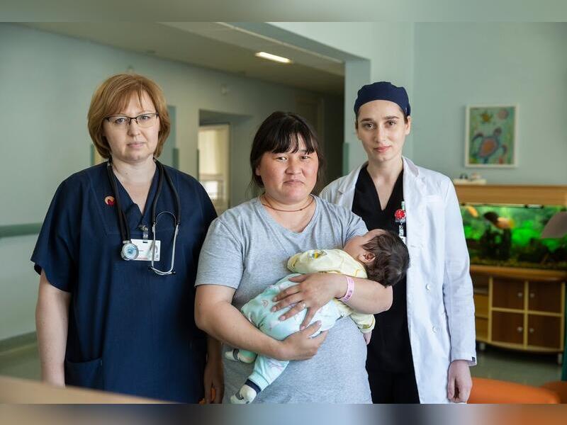 Новосибирские хирурги спасли младенца из Забайкалья с редчайшей патологией