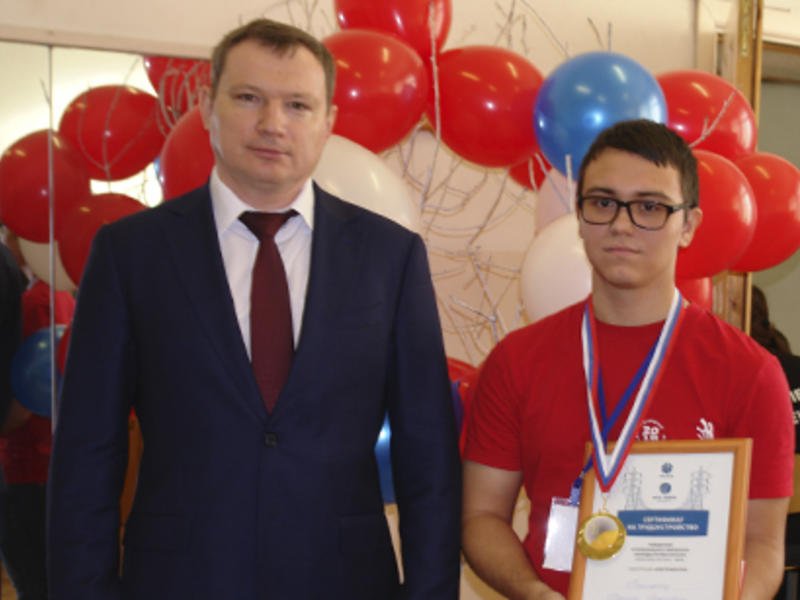 Директор «Читаэнерго» пригласил на работу победителя регионального чемпионата WorldSkills Russia