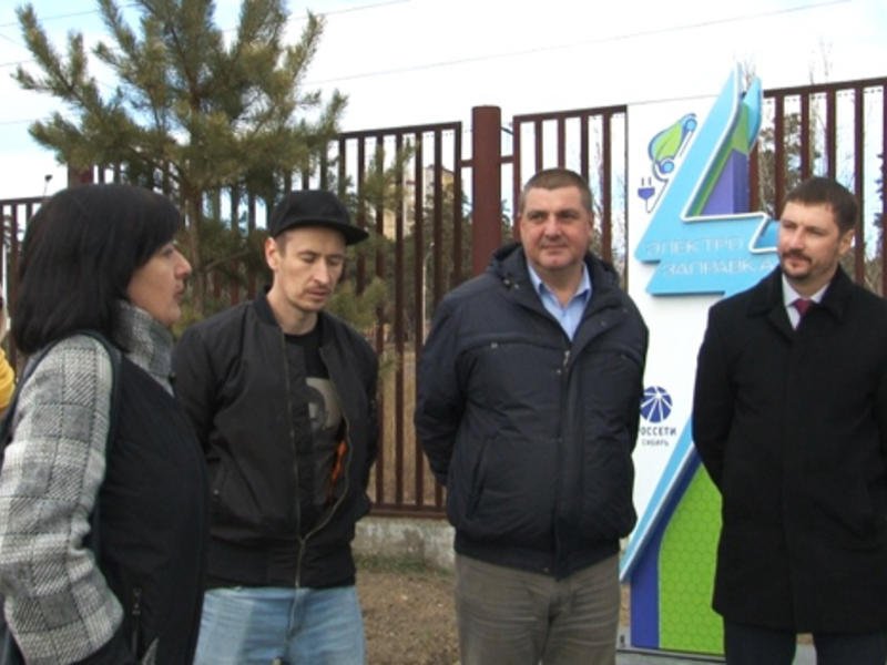 Владельцы электрокаров теперь могут бесплатно зарядить свой автомобиль на заправке ТРЦ Макси