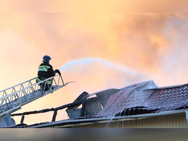 Пожарные потушили производственный цех в Чите