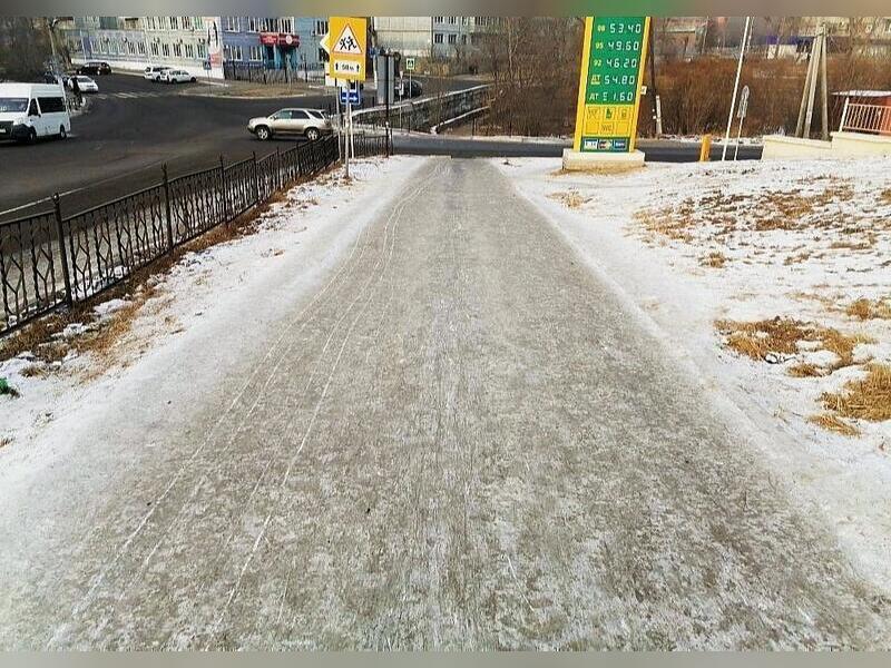 Читинка отсудила у Росимущества 100 тысяч рублей за лёд на тротуаре