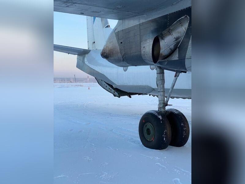 Самолёт Ан-26-100 едва не развалился в небе над Якутией