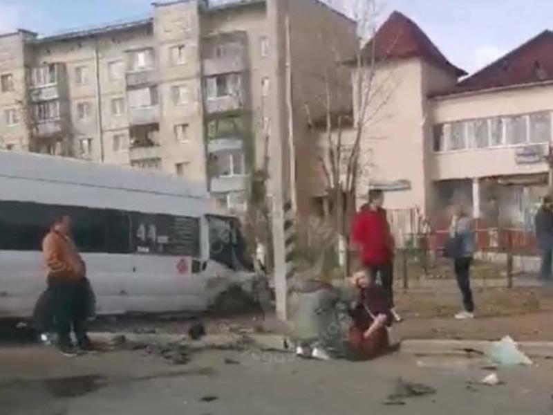 Маршрутка попала в жёсткое ДТП на проспекте Жукова в Чите