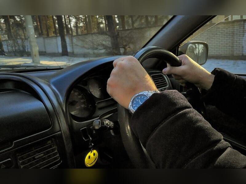 Водитель, сбивший женщину на Недорезова, угнал машину и был пьян